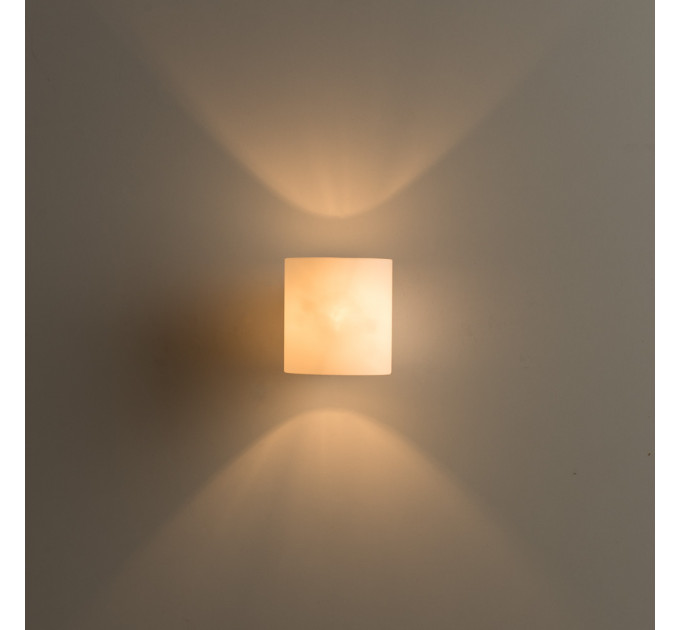 Настенный светильник Interior Arte Lamp белый A7860AP-1WH